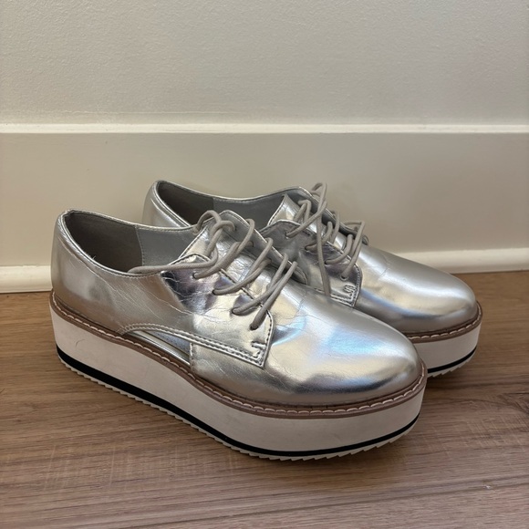 Steve Madden Shoes - Steve Madden Gina Silver Faux Leather Metallic Oxfords